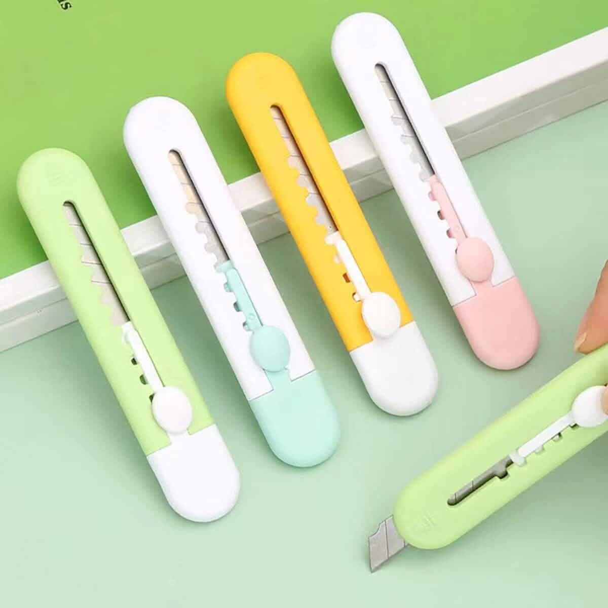 Retractable Mini Art Cutter Set with Four Precision Knives